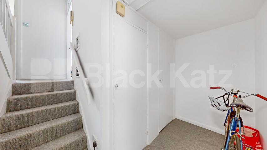 Spacious split level 3 bed mins to tube and Regents Park  Salisbury Street, Marylebone